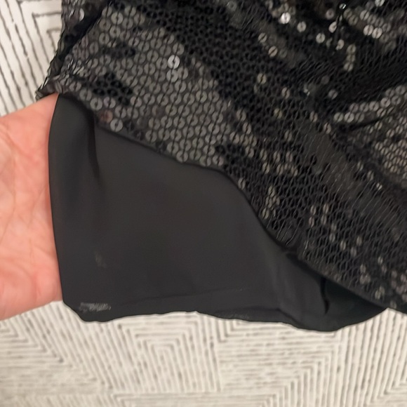 Black sequin skirt-perfect for holidays! - Picture 5 of 6